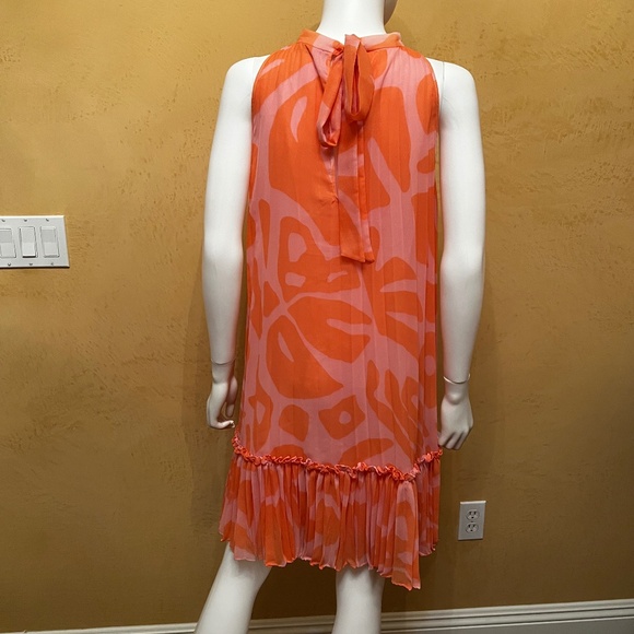 Dress - Picture 2 of 5